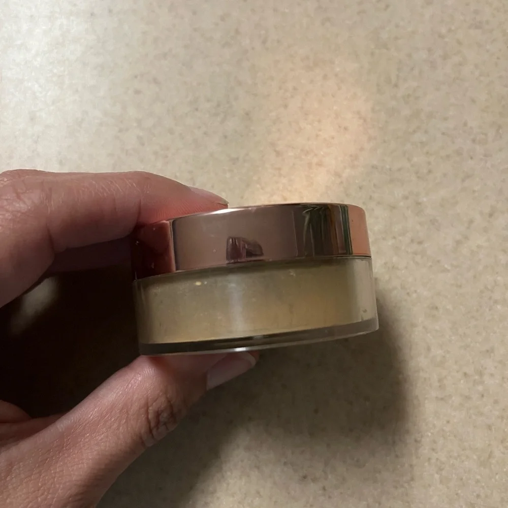 NEW Bella Pierre Banana Setting Powder - BSP003 - Tan